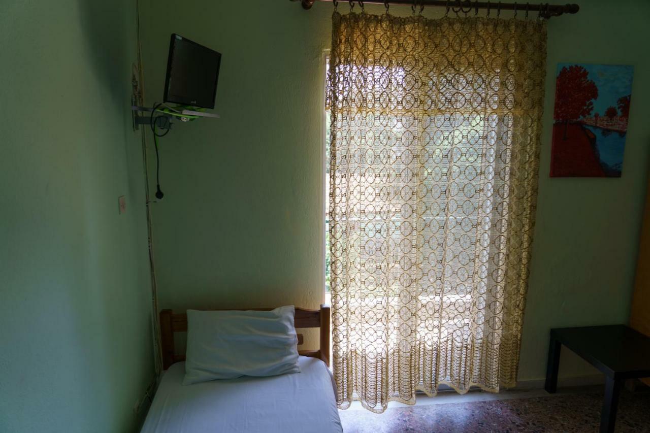 Drosia Apartments อัสโปรวาลตา ภายนอก รูปภาพ